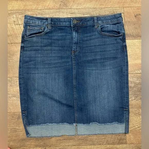 *SOLD* Kut From The Kloth “Connie” High-Low Denim Jean Skirt Size 14 - Picture 2 of 7
